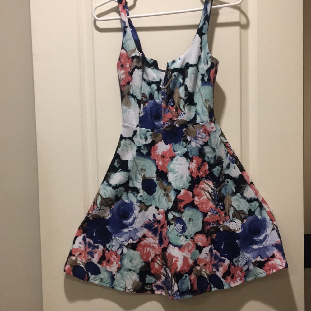 Aqua womens floral flare dress straps sleeveless zip back has stretch size XS